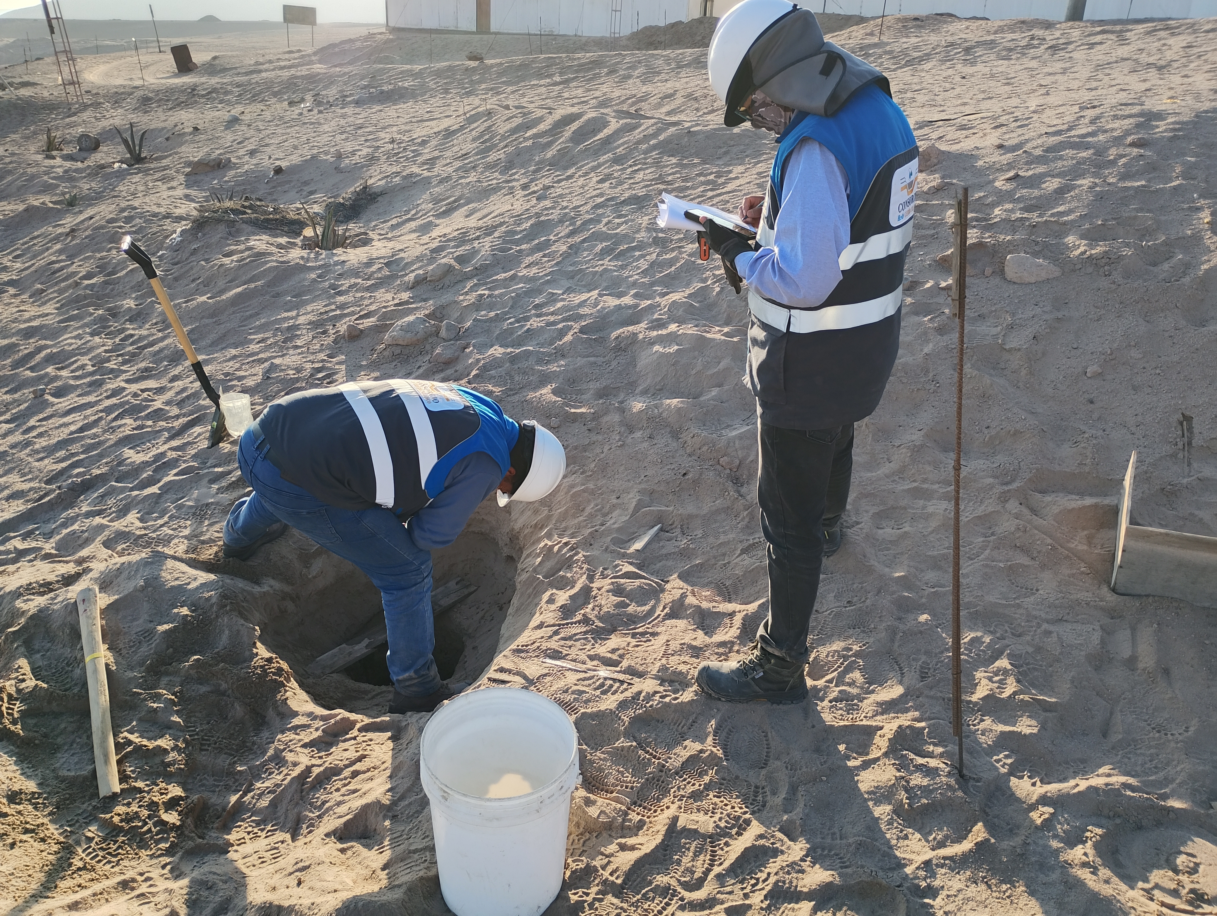 Excavación de calicata arqueológica